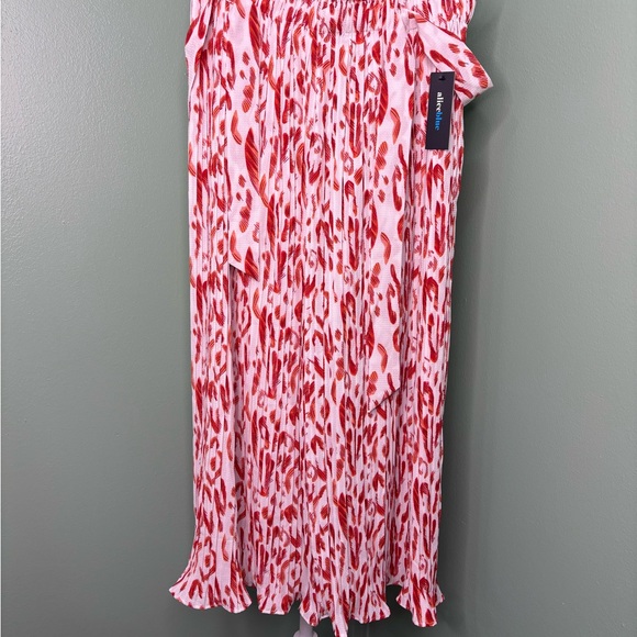 Alice Blue Pants - Stylish Red and White Patterned Pant